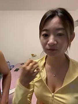 Snapshot of Xiaojuzi- chatting on June 2, 2026, 1:35 pm Xiaojuzi- online show from June 2, 2026, 1:35 pm
