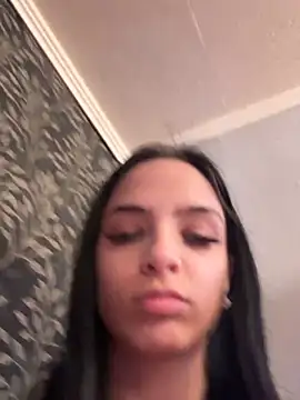 Evelin199 online show from April 4, 2026, 2:25 pm