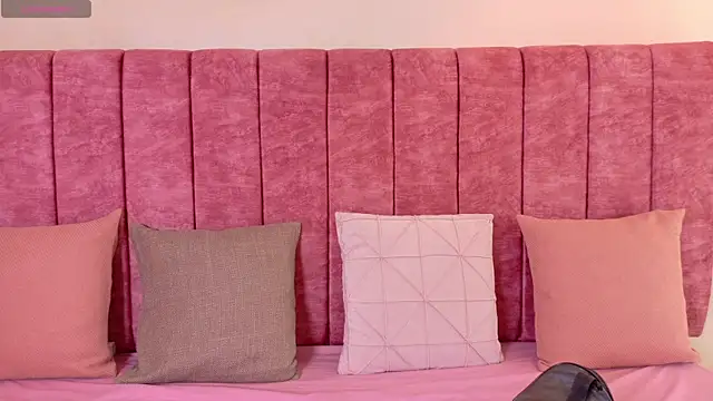 Mayleeth online show from April 16, 2026, 11:22 am