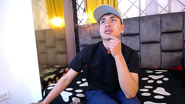 Snapshot of Maik_Russo chatting on February 5, 2026, 1:49 pm Maik Russo online show from February 5, 2026, 1:49 pm