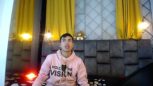 Snapshot of Maik_Russo chatting on February 12, 2026, 10:54 am Maik Russo online show from February 12, 2026, 10:54 am