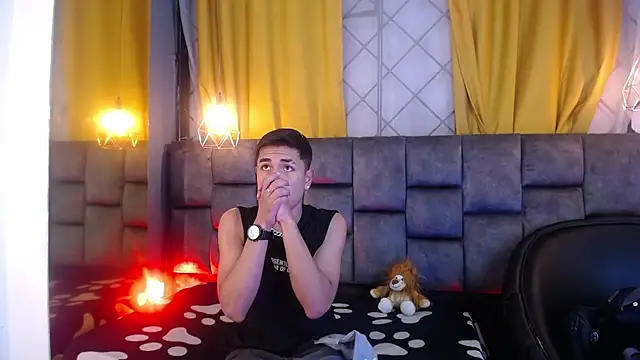 Snapshot of Maik_Russo chatting on March 25, 2026, 11:38 am Maik Russo online show from March 25, 2026, 11:38 am