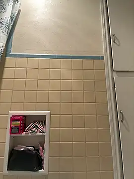 jojosbizarrelyf online show from April 25, 2026, 3:53 am