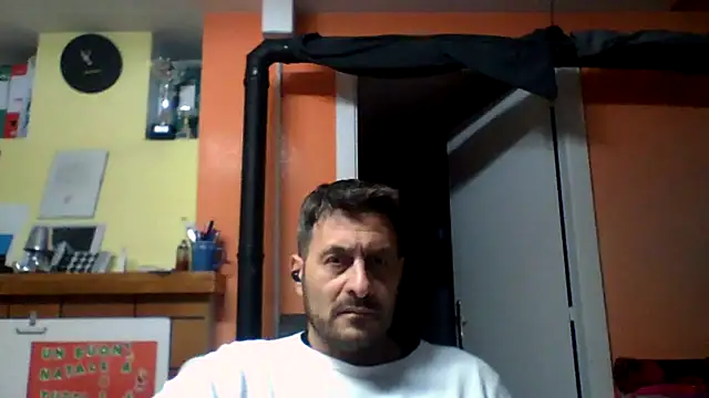 Snapshot of colosone chatting on January 5, 2026, 11:08 pm colosone online show from January 5, 2026, 11:08 pm