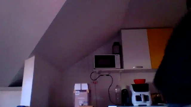 Snapshot of colosone chatting on January 12, 2026, 11:04 am colosone online show from January 12, 2026, 11:04 am