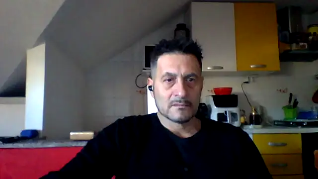 Snapshot of colosone chatting on January 14, 2026, 9:59 am colosone online show from January 14, 2026, 9:59 am