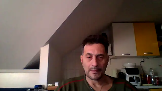 Snapshot of colosone chatting on February 1, 2026, 8:24 am colosone online show from February 1, 2026, 8:24 am