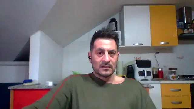 Snapshot of colosone chatting on February 5, 2026, 8:41 am colosone online show from February 5, 2026, 8:41 am