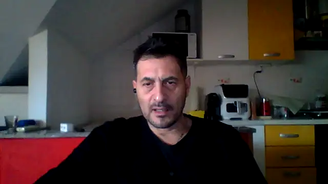 Snapshot of colosone chatting on February 6, 2026, 8:07 am colosone online show from February 6, 2026, 8:07 am