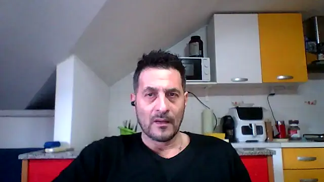 Snapshot of colosone chatting on February 7, 2026, 12:09 pm colosone online show from February 7, 2026, 12:09 pm