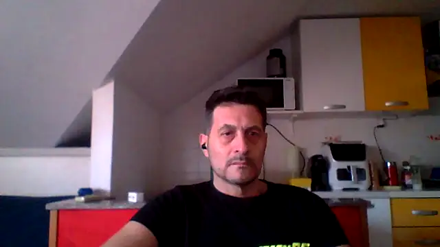 Snapshot of colosone chatting on February 9, 2026, 9:24 am colosone online show from February 9, 2026, 9:24 am