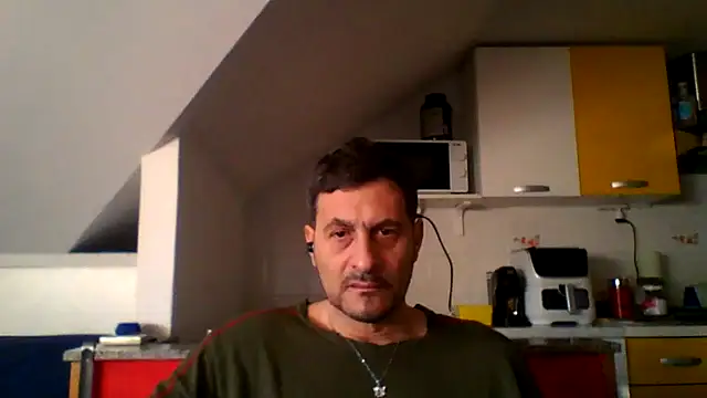 Snapshot of colosone chatting on February 10, 2026, 7:45 am colosone online show from February 10, 2026, 7:45 am