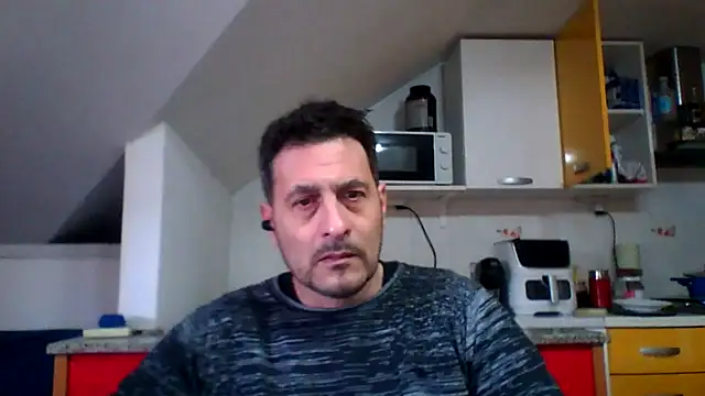 Snapshot of colosone chatting on February 11, 2026, 11:15 am colosone online show from February 11, 2026, 11:15 am