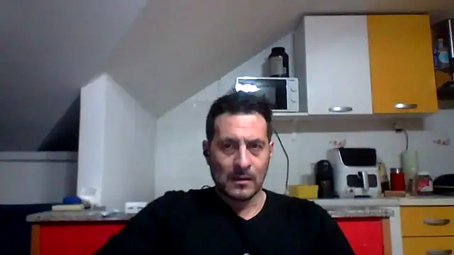 Snapshot of colosone chatting on February 15, 2026, 8:16 pm colosone online show from February 15, 2026, 8:16 pm