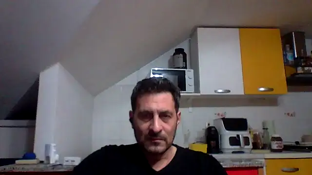 Snapshot of colosone chatting on February 18, 2026, 9:33 pm colosone online show from February 18, 2026, 9:33 pm