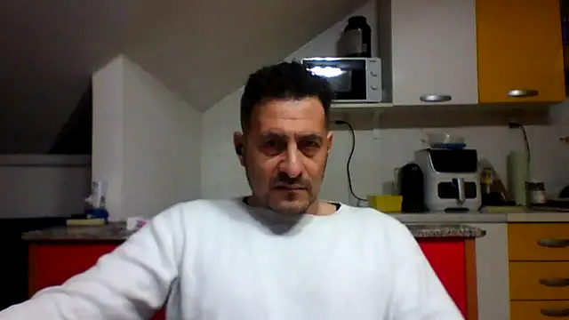 Snapshot of colosone chatting on March 9, 2026, 3:32 am colosone online show from March 9, 2026, 3:32 am