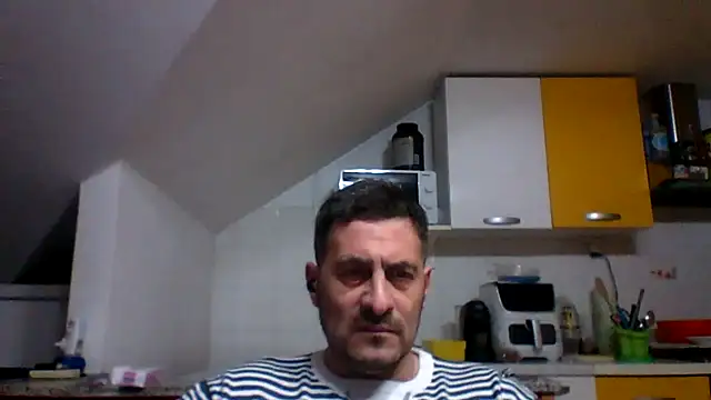 Snapshot of colosone chatting on March 10, 2026, 9:53 pm colosone online show from March 10, 2026, 9:53 pm