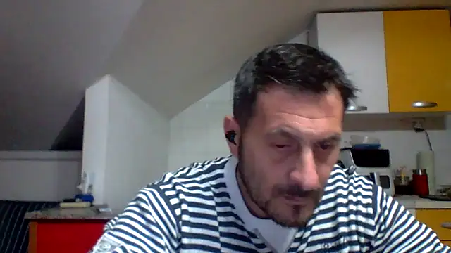 Snapshot of colosone chatting on March 18, 2026, 6:00 pm colosone online show from March 18, 2026, 6:00 pm