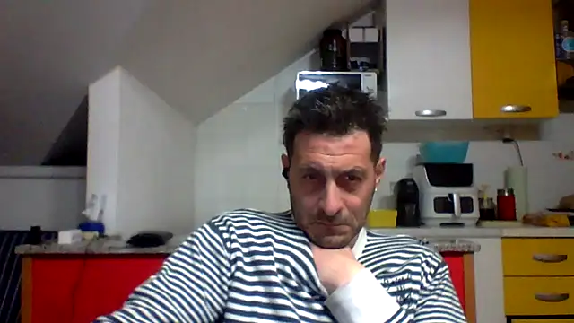 Snapshot of colosone chatting on March 21, 2026, 9:07 pm colosone online show from March 21, 2026, 9:07 pm