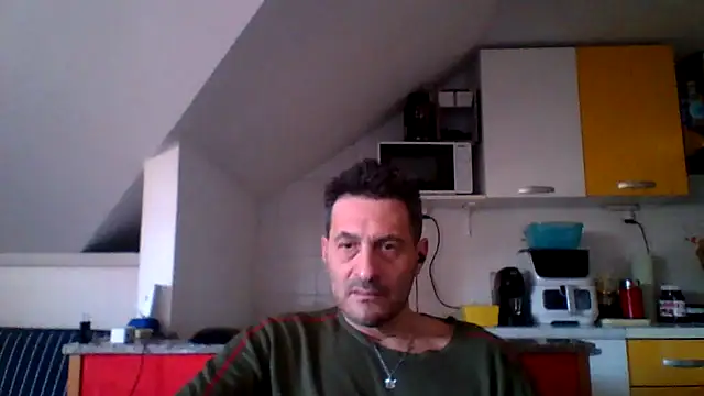 Snapshot of colosone chatting on March 22, 2026, 9:13 am colosone online show from March 22, 2026, 9:13 am