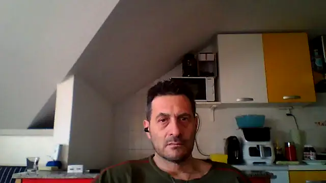 Snapshot of colosone chatting on March 23, 2026, 7:45 am colosone online show from March 23, 2026, 7:45 am