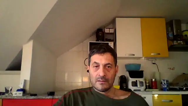 Snapshot of colosone chatting on March 24, 2026, 6:07 am colosone online show from March 24, 2026, 6:07 am