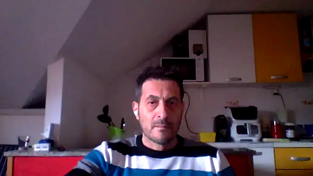 Snapshot of colosone chatting on March 26, 2026, 11:49 am colosone online show from March 26, 2026, 11:49 am