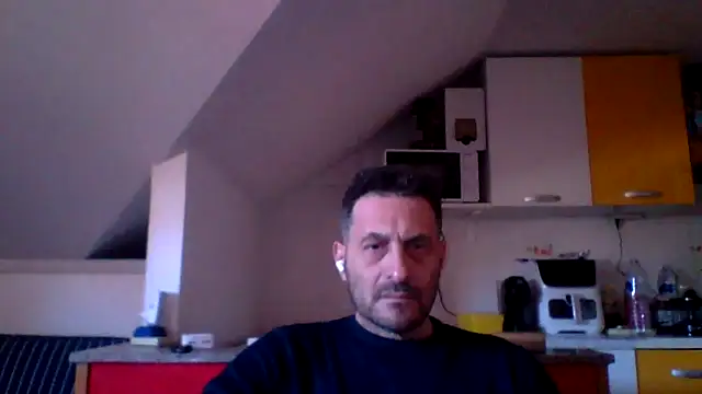 Snapshot of colosone chatting on April 4, 2026, 1:41 pm colosone online show from April 4, 2026, 1:41 pm