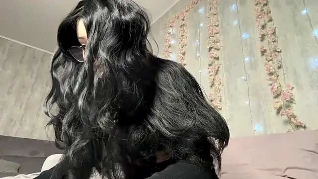 pinkfondnes online show from March 4, 2026, 8:48 pm