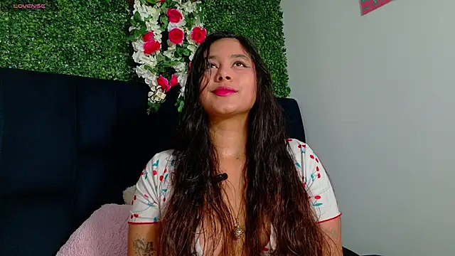 AnnaSmiles online show from April 17, 2026, 6:11 pm