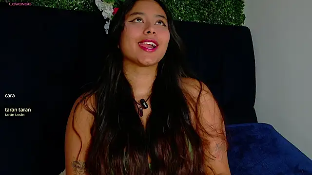 Snapshot of AnnaSmiles chatting on May 2, 2026, 7:19 pm AnnaSmiles online show from May 2, 2026, 7:19 pm