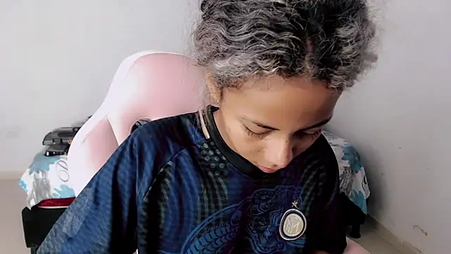 linda brown  online show from April 22, 2026, 12:07 pm