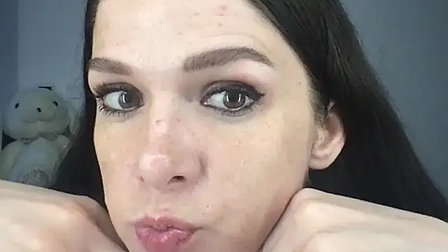 Little Mia Secret online show from July 19, 2026, 1:37 pm