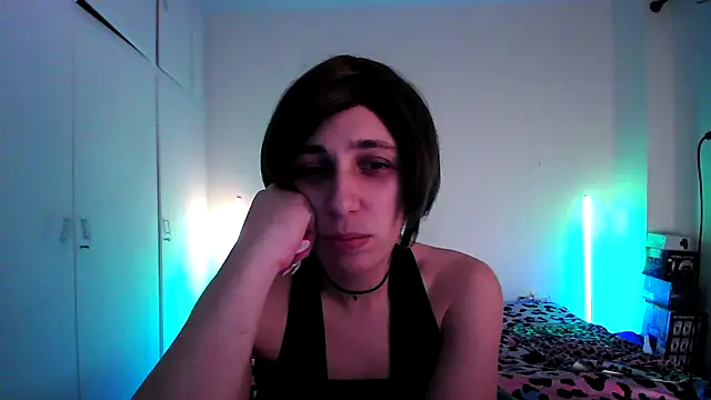 HoneyValentine online show from March 27, 2026, 8:52 pm