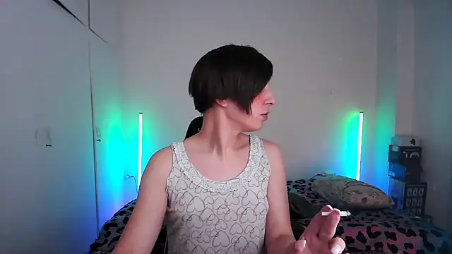 HoneyValentine online show from April 16, 2026, 7:03 pm