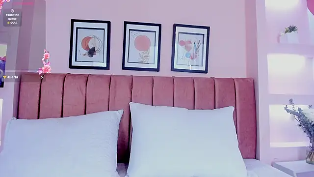 Katteyes   online show from April 21, 2026, 1:39 pm