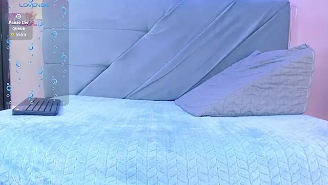 Snapshot of studentdeivy_ chatting on February 20, 2026, 2:28 pm studentdeivy online show from February 20, 2026, 2:28 pm