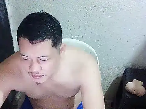 UrAsianGuy90 online show from April 18, 2026, 2:37 am