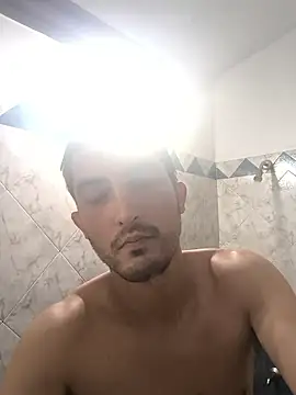 Snapshot of Ezequielggt chatting on January 6, 2026, 11:29 pm Ezequielggt online show from January 6, 2026, 11:29 pm