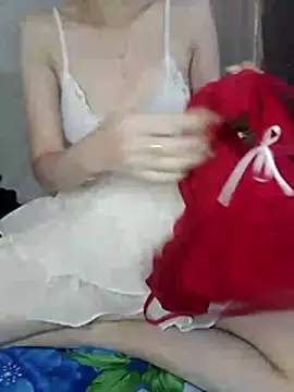 Snapshot of -Nicole-e chatting on January 14, 2026, 1:22 am -Nicole-e online show from January 14, 2026, 1:22 am