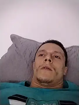 RAFAELQUINTEROSCAVALHEI online show from April 18, 2026, 9:26 pm