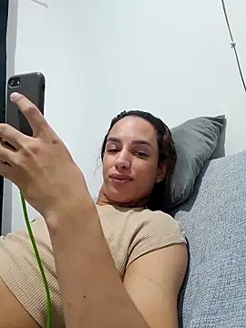 ofjuliaa online show from April 19, 2026, 12:54 am