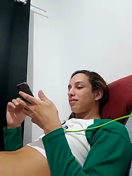 ofjuliaa online show from April 19, 2026, 11:18 pm