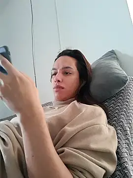 ofjuliaa online show from May 25, 2026, 2:34 pm