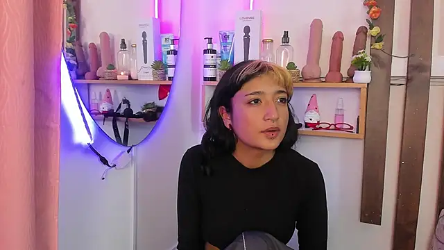 MeowMota  online show from April 21, 2026, 6:44 pm