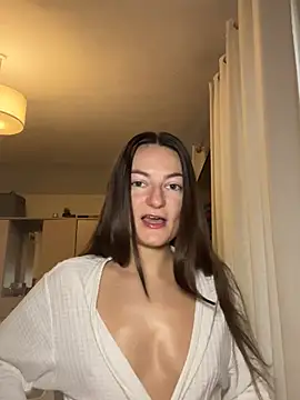 MiaLovesxx online show from January 13, 2026, 11:26 am