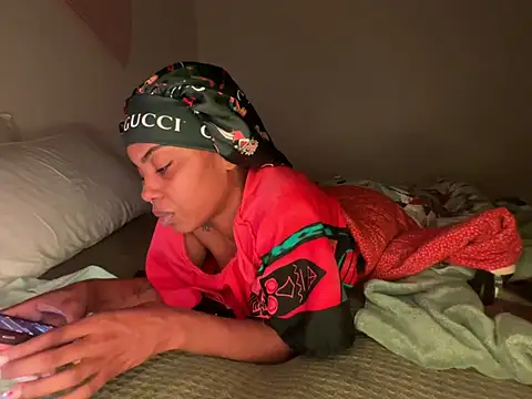 oshun6360 online show from April 21, 2026, 1:29 am