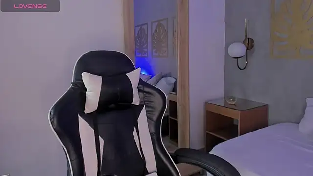 scarlett rosse x online show from March 4, 2026, 2:17 am