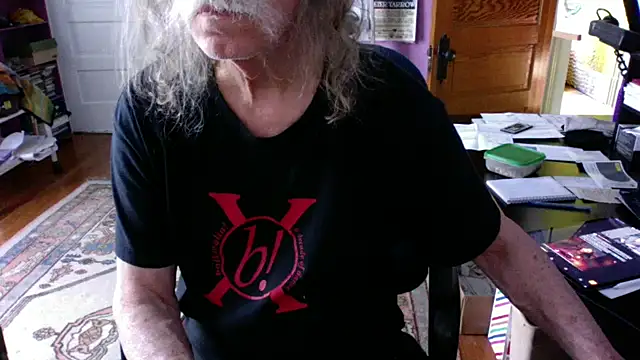 Snapshot of LickYourYoni chatting on May 21, 2026, 8:27 pm LickYourYoni online show from May 21, 2026, 8:27 pm