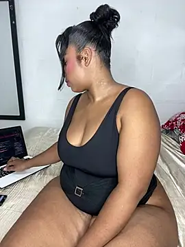 NataliaMillers online show from February 7, 2026, 7:12 am